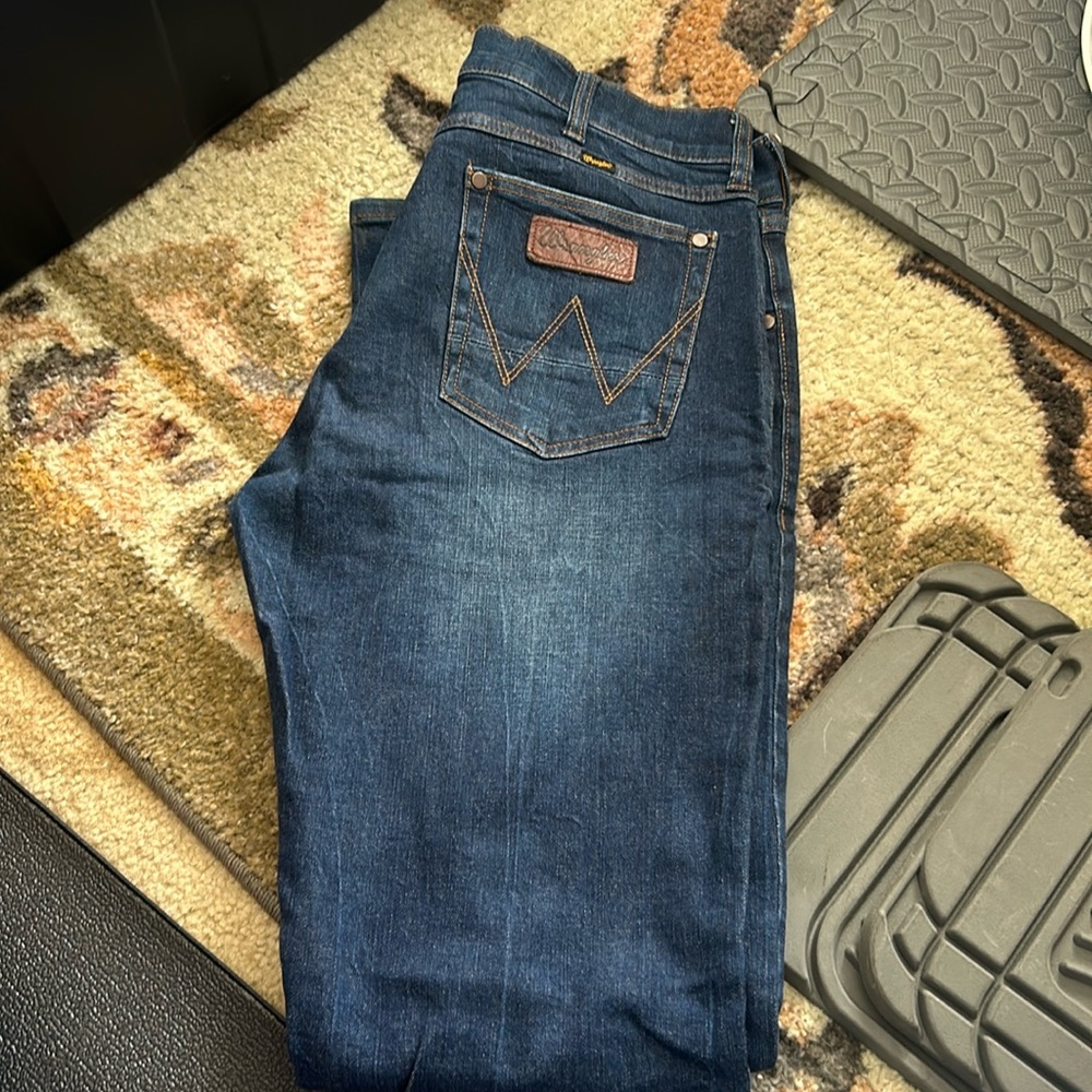 Men’s wrangler, slim tapered jeans , 33X 34